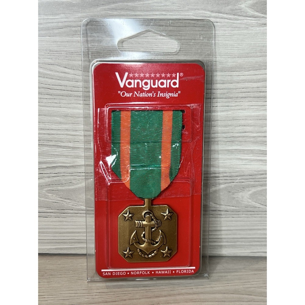 US Navy Achievement Medal NEW IN PACKAGE /CASE VANGUARD